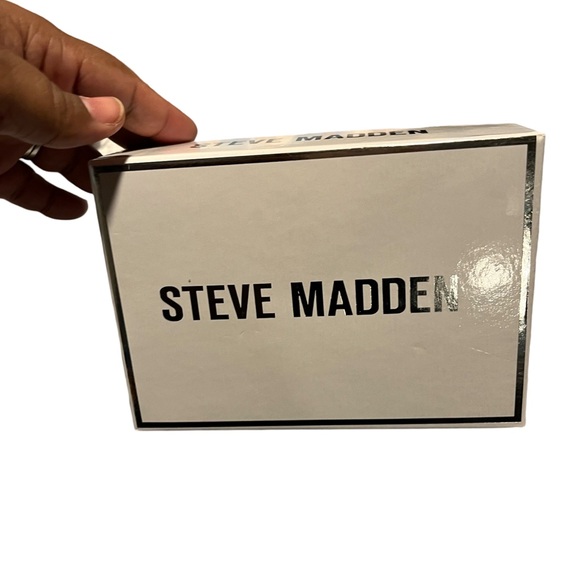 NWT STEVE MADDEN WRISTLET - Picture 4 of 4